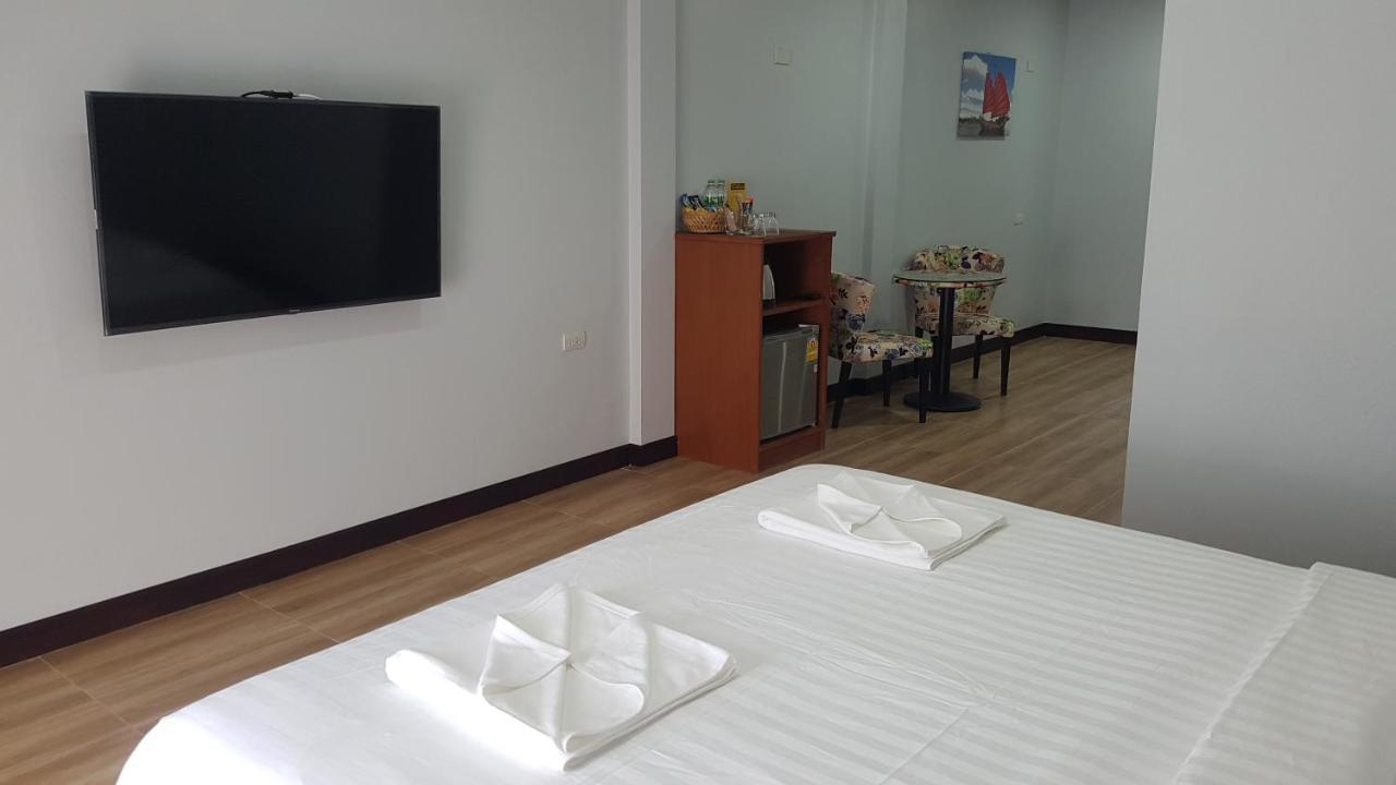 La Capannina Hotel Patong Luaran gambar