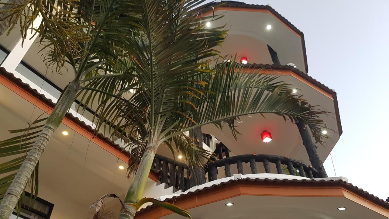 La Capannina Hotel Patong Luaran gambar