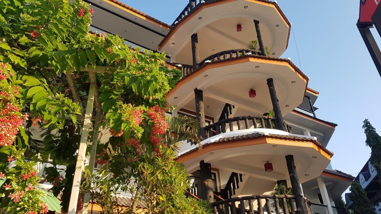 La Capannina Hotel Patong Luaran gambar