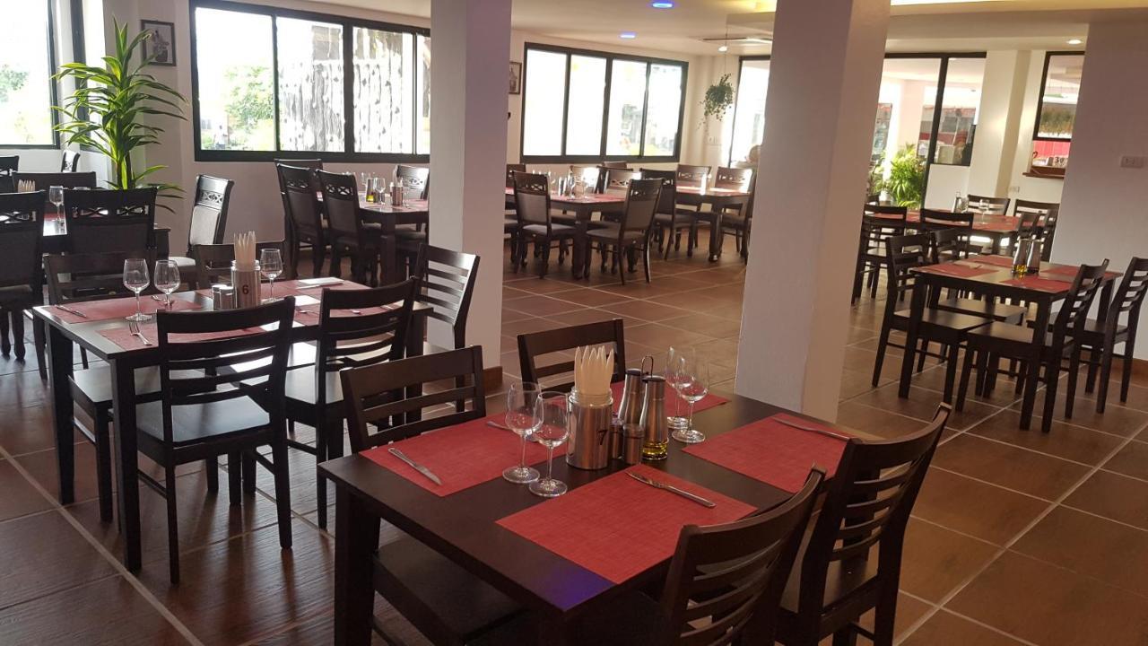La Capannina Hotel Patong Luaran gambar