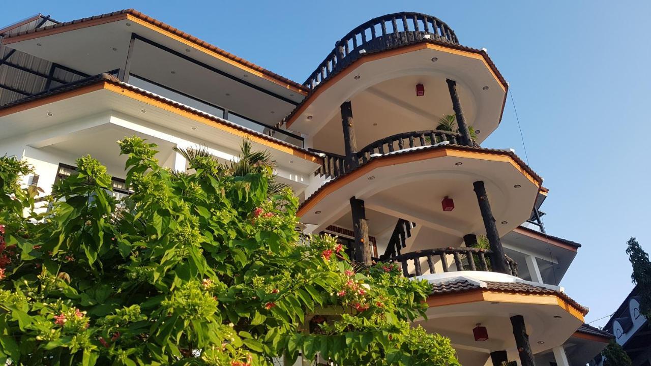 La Capannina Hotel Patong Luaran gambar